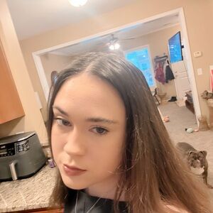 Meet your Posher, Courtney